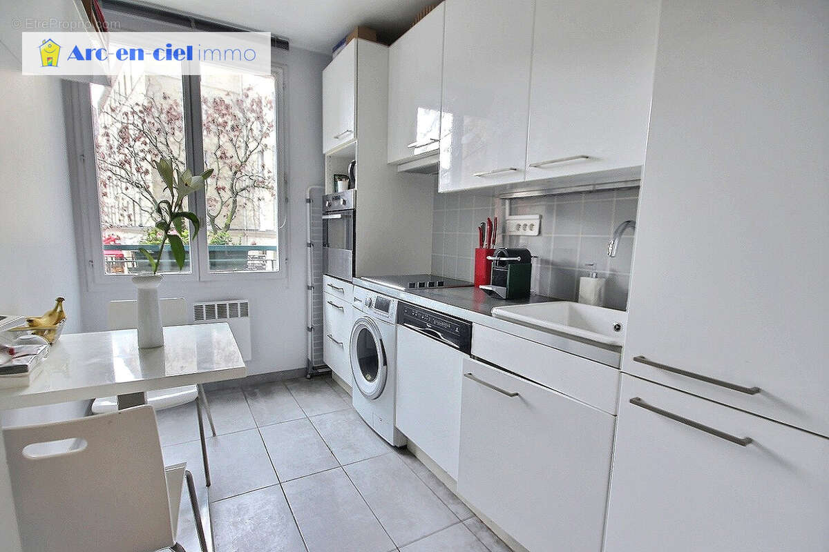Appartement à PARIS-3E