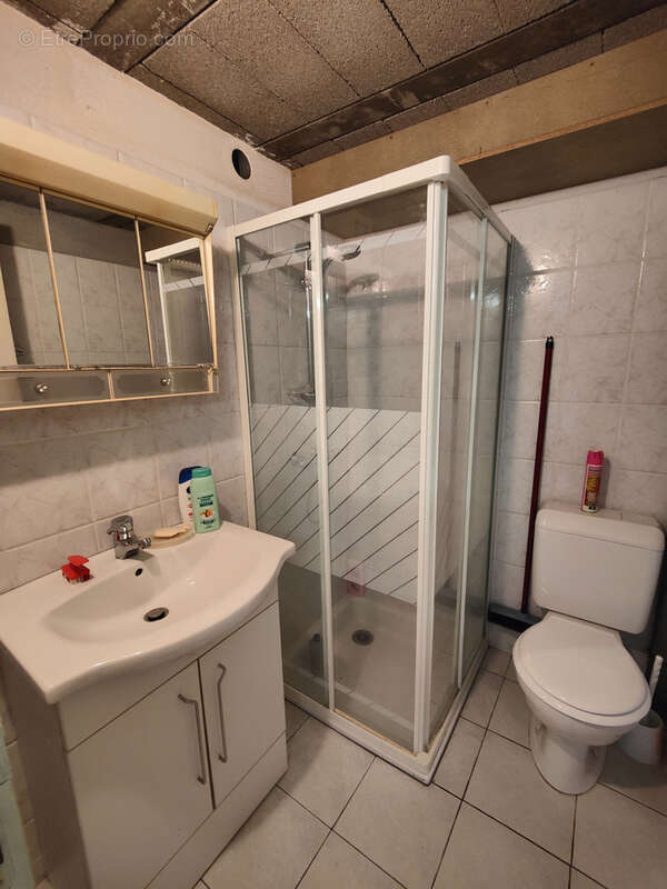 Maison à LAROCHE-SAINT-CYDROINE