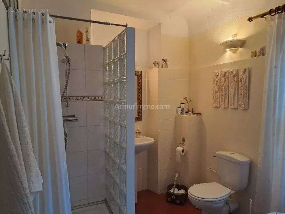 Maison à ENTRECASTEAUX