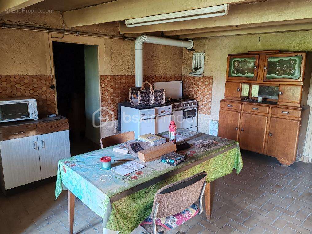 Maison à MARSAC-EN-LIVRADOIS