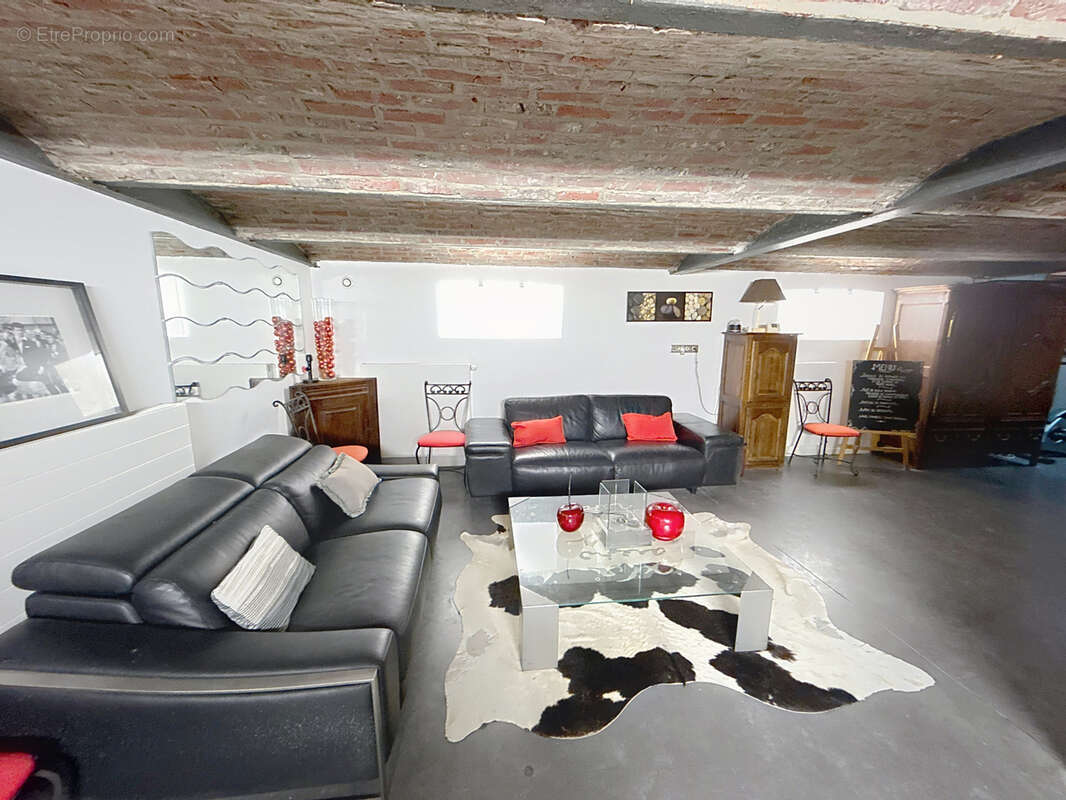 TOURCOING Flocon, proche Mouvaux, dans une petite copropriété de 9 lots, Ce loft de 192m2 a pris pla - photo 5