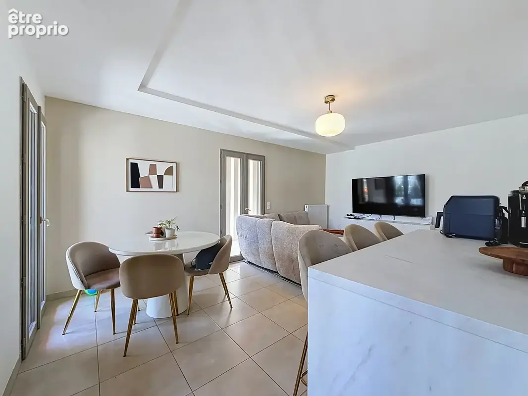 Appartement T3 au troisième étage avec terrasse et parking - photo 7