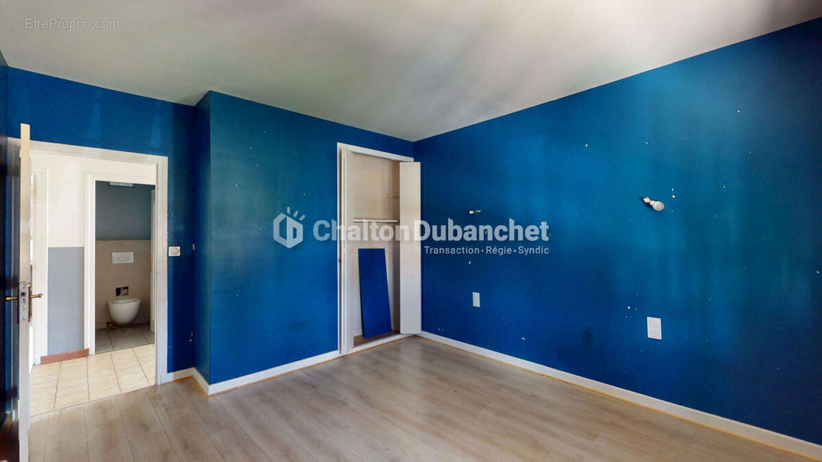 CHARLIEU - Maison  de 149 m² habitables - photo 6