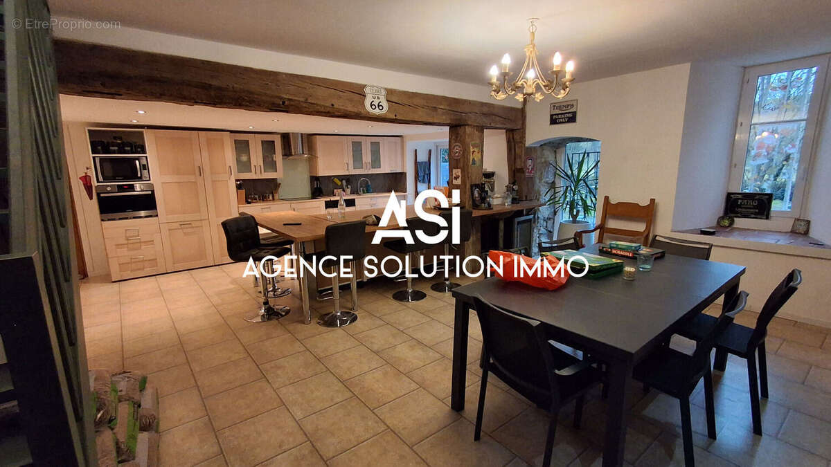 Maison à SAINT-GEORGES-LE-GAULTIER