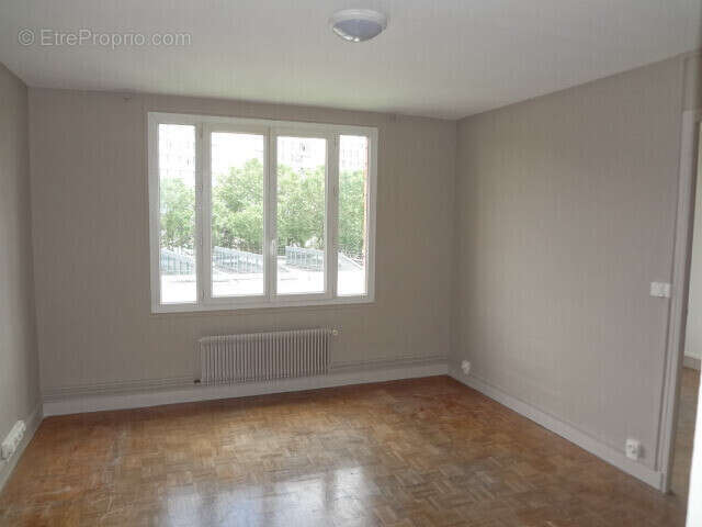 Appartement à MONTROUGE