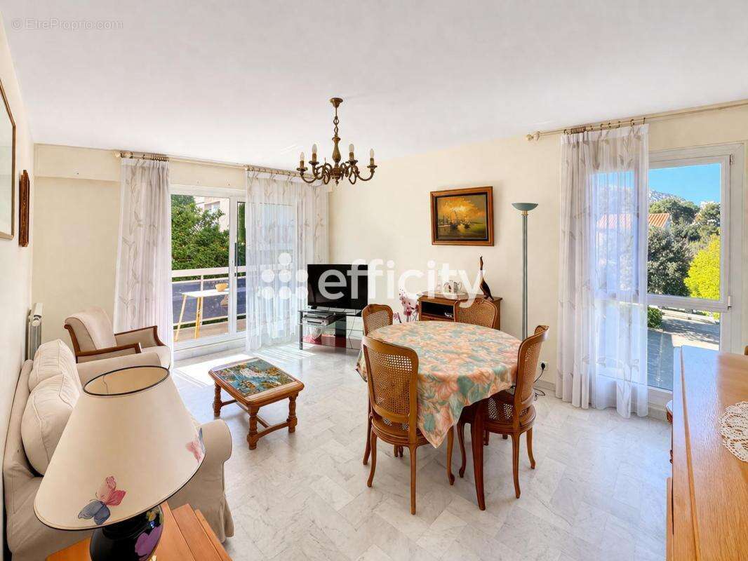 Appartement à MARSEILLE-8E