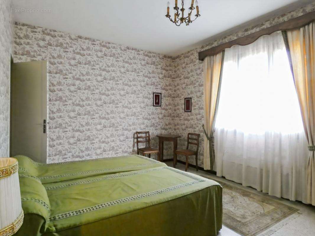 Maison à BAGNOLS-SUR-CEZE