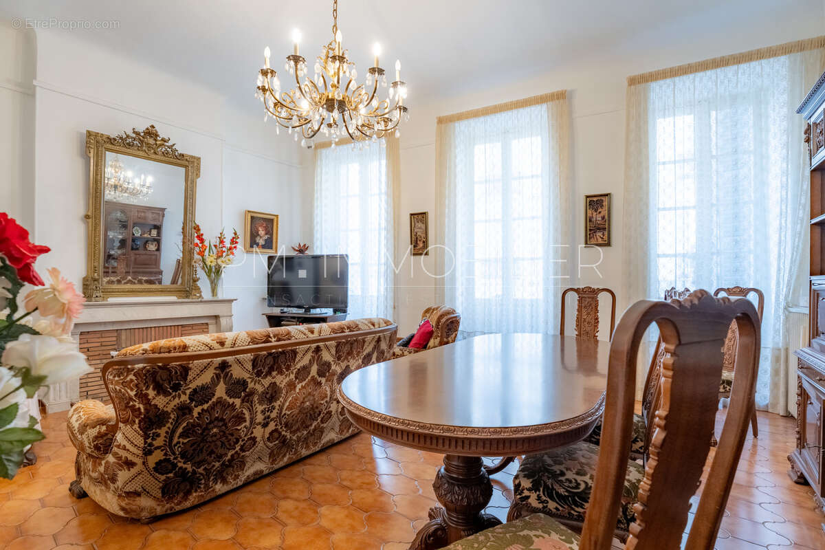 Appartement à MARSEILLE-1E