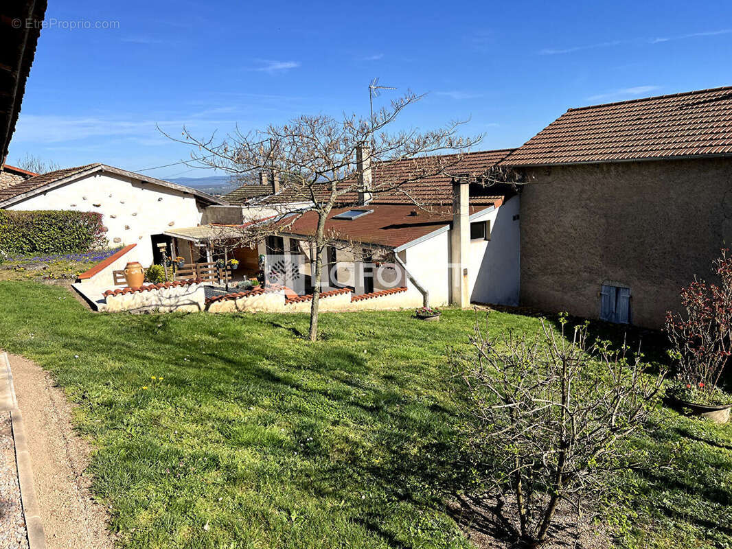 Maison Ambierle 7 pièce(s) 150m2 - photo 2