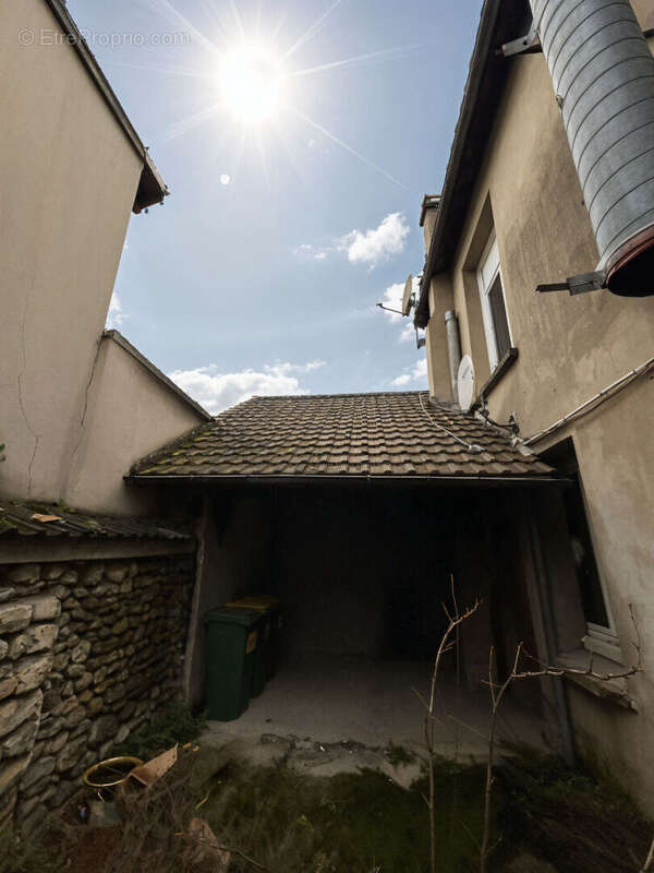 NEZEL - Maison avec extérieur gazonné à rénover - photo 4