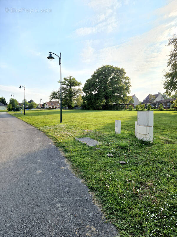 Terrain à SAINT-AUBIN-EN-BRAY