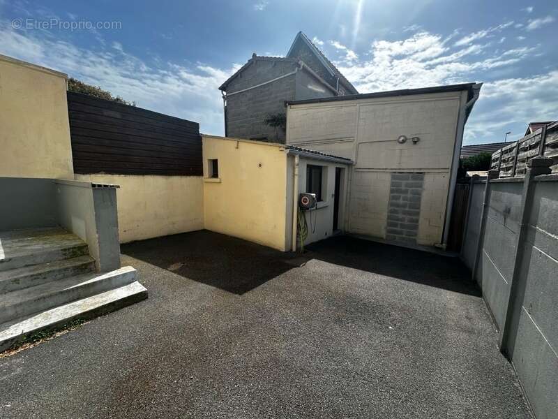 Maison de ville avec extérieur - photo 11