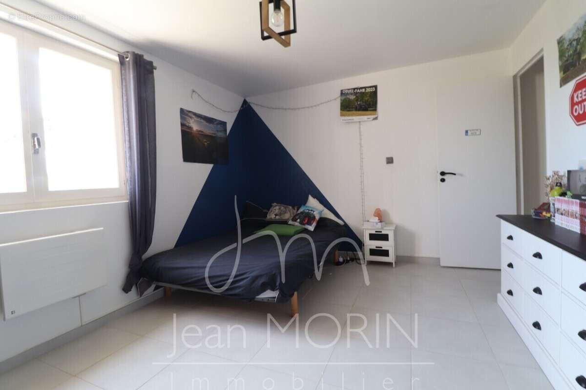 Maison à ETOILE-SUR-RHONE