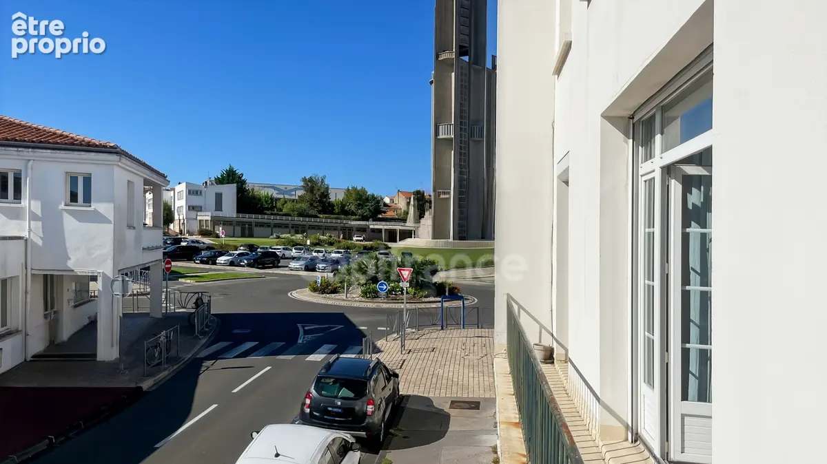 ROYAN, Quartier Eglise Notre-Dame : T3 de 93 m² au 1er étage avec balcon et jardin partagé - photo 5