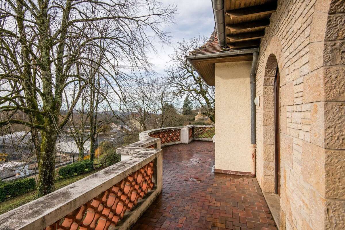 Exlusivité:Maison familiale au coeur  d'un village Corrézien, proche Brive - photo 4
