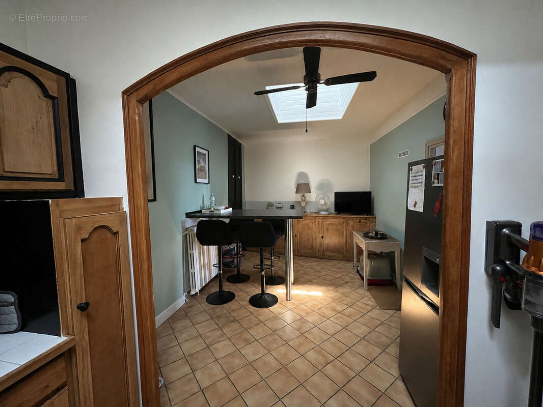 LA REOLE - Maison de ville avec logement indépendant, 2 garages - photo 7