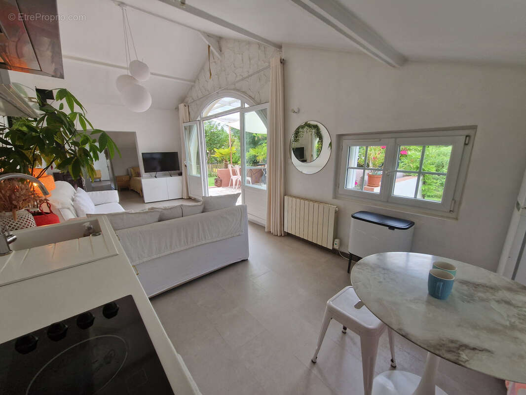 Maison à SAINTE-GEMME-MORONVAL