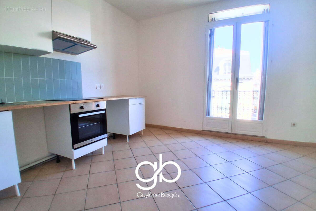 Immeuble de rapport 266 m2 -  6 appartements -  3 locaux commerciaux  -centre-ville de béziers - photo 10