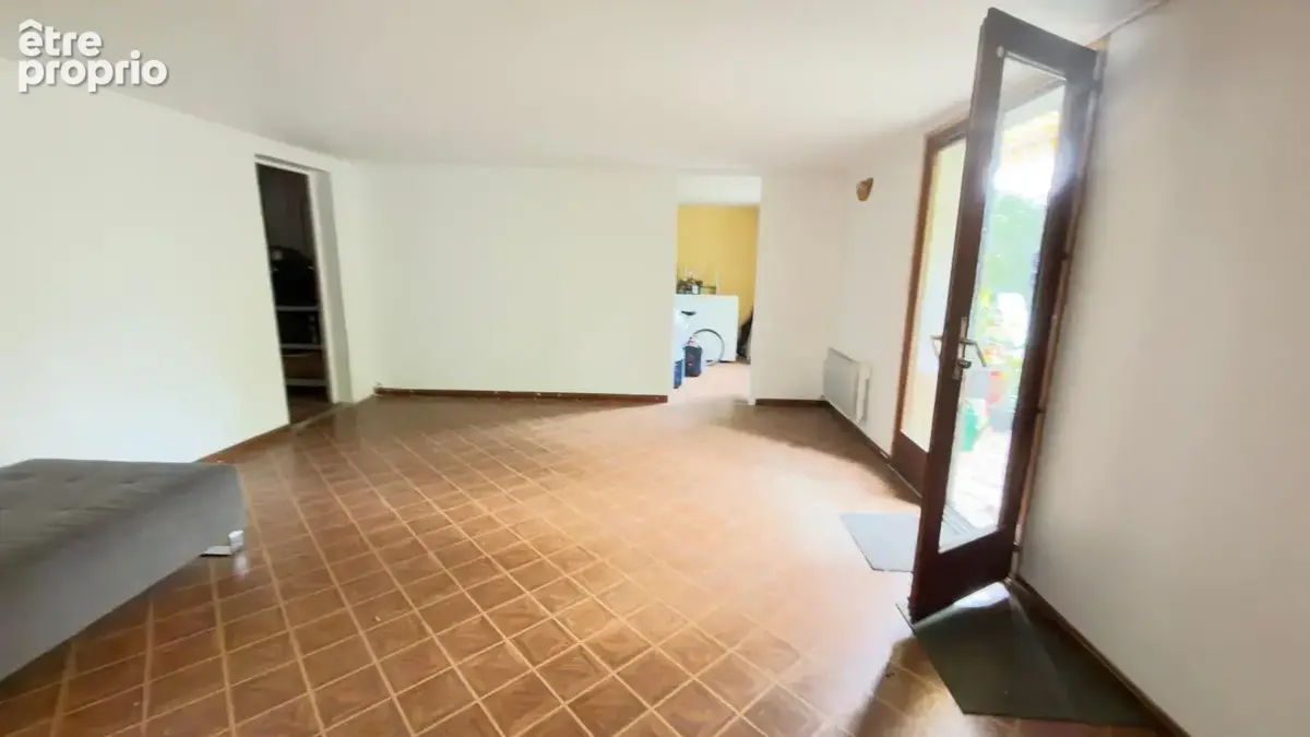 Maison 230 m2 (F3 de 60m², 7 chambres, 2 salle d'eau, une salle de bains - photo 16