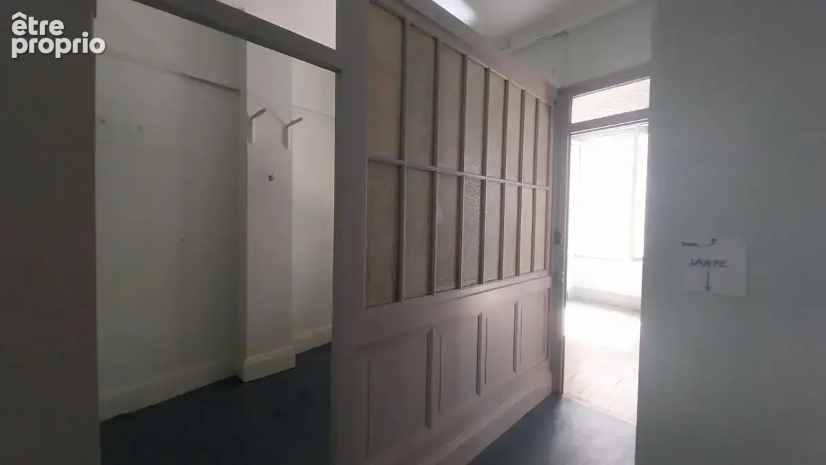 Exclusivité : 3 pièces de 75 m² à fort potentiel à Villeurbanne Hyper-centre - photo 4