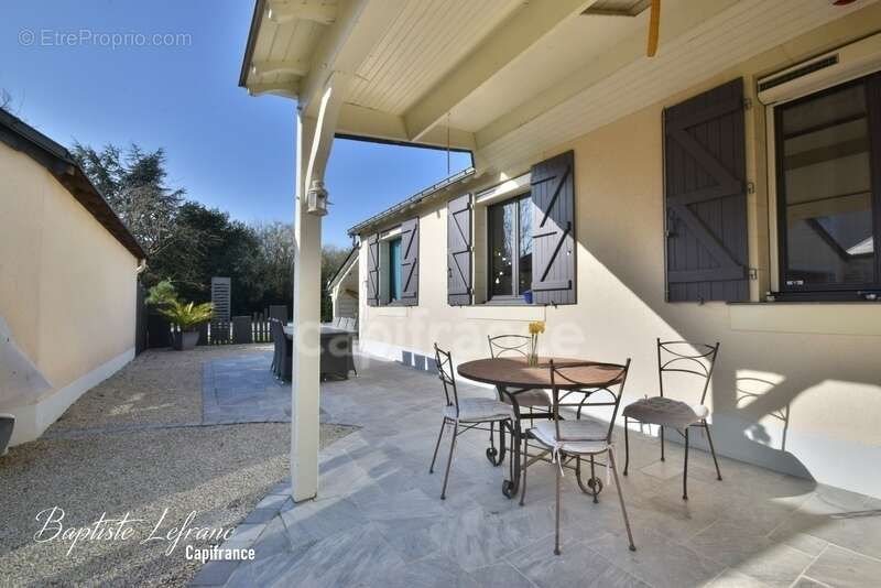 Maison à SAINT-BARTHELEMY-D'ANJOU