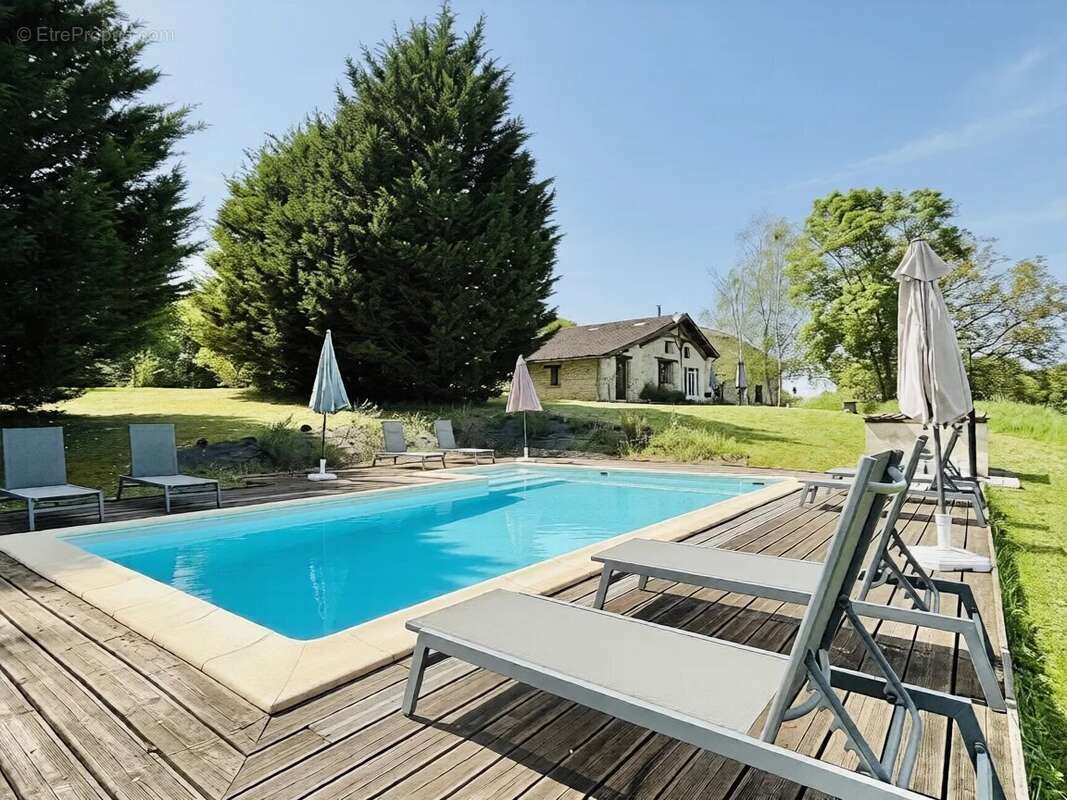 Maison à LAUZUN