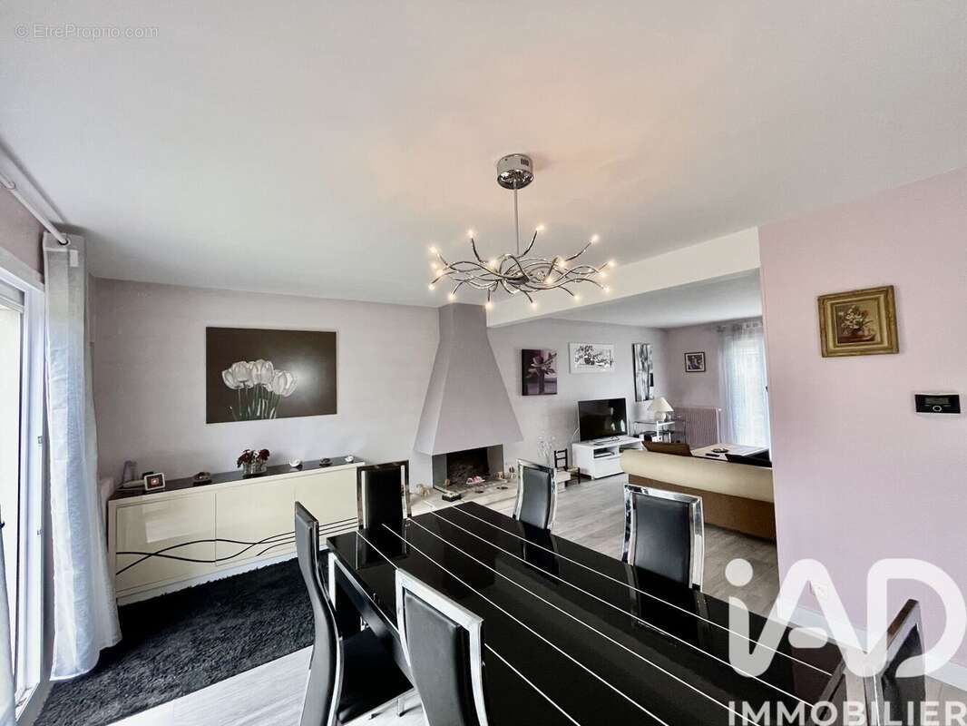 Photo 7 - Maison à SAINTRY-SUR-SEINE