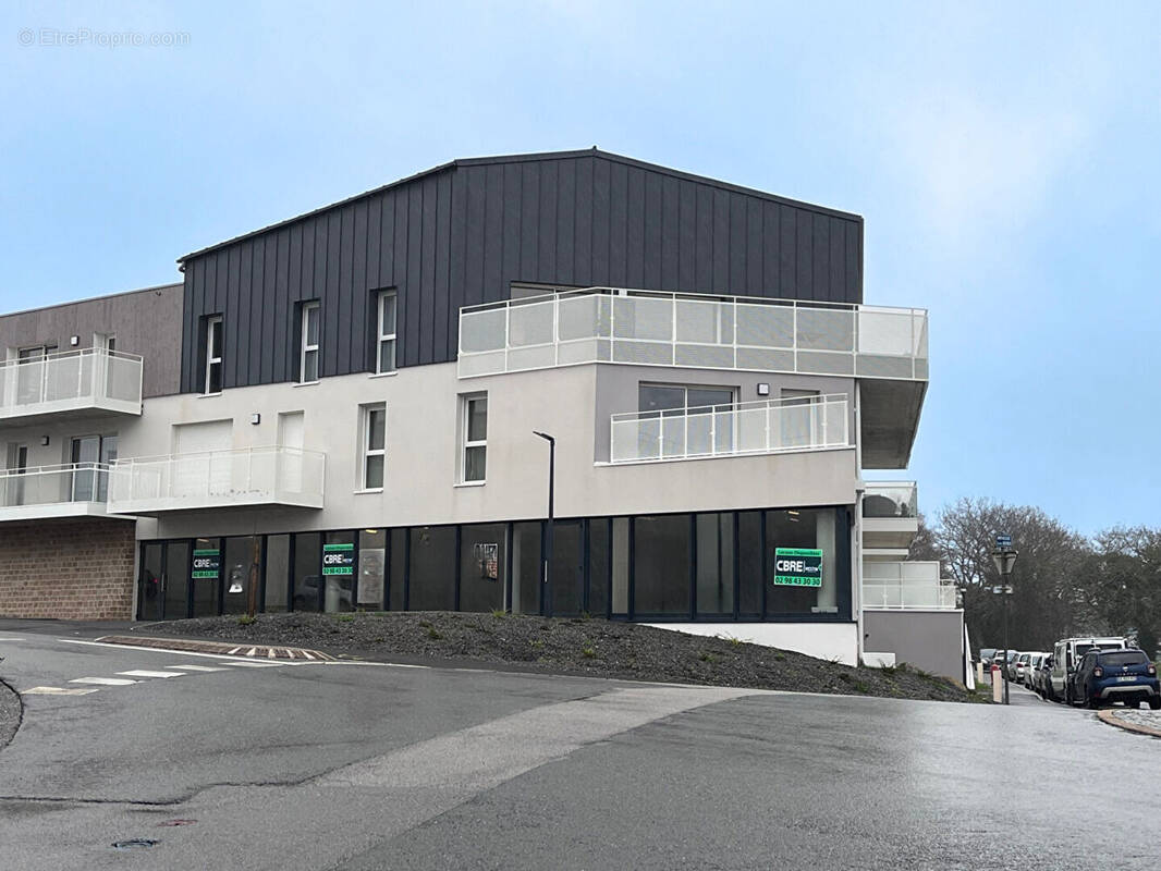 Commerce à LE RELECQ-KERHUON