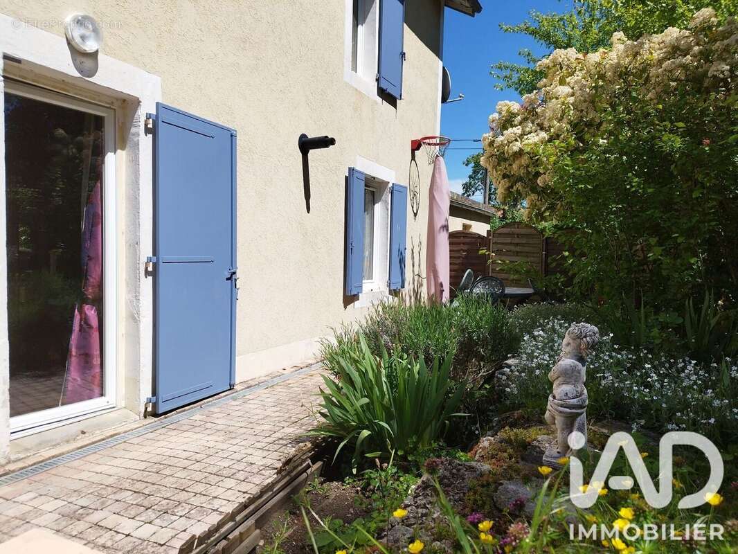 Maison 85 m² à La Cavalerie  - photo 2
