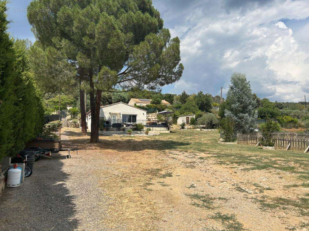 RIANS (83560) – Belle maison de plain-pied 120 m² avec T1 indépendant sur 4 000 m² de terrain piscinable - photo 24