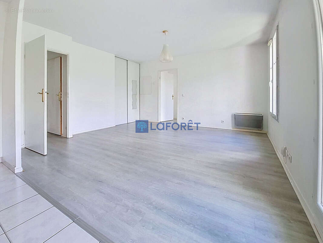 Appartement à MAGNY-LE-HONGRE