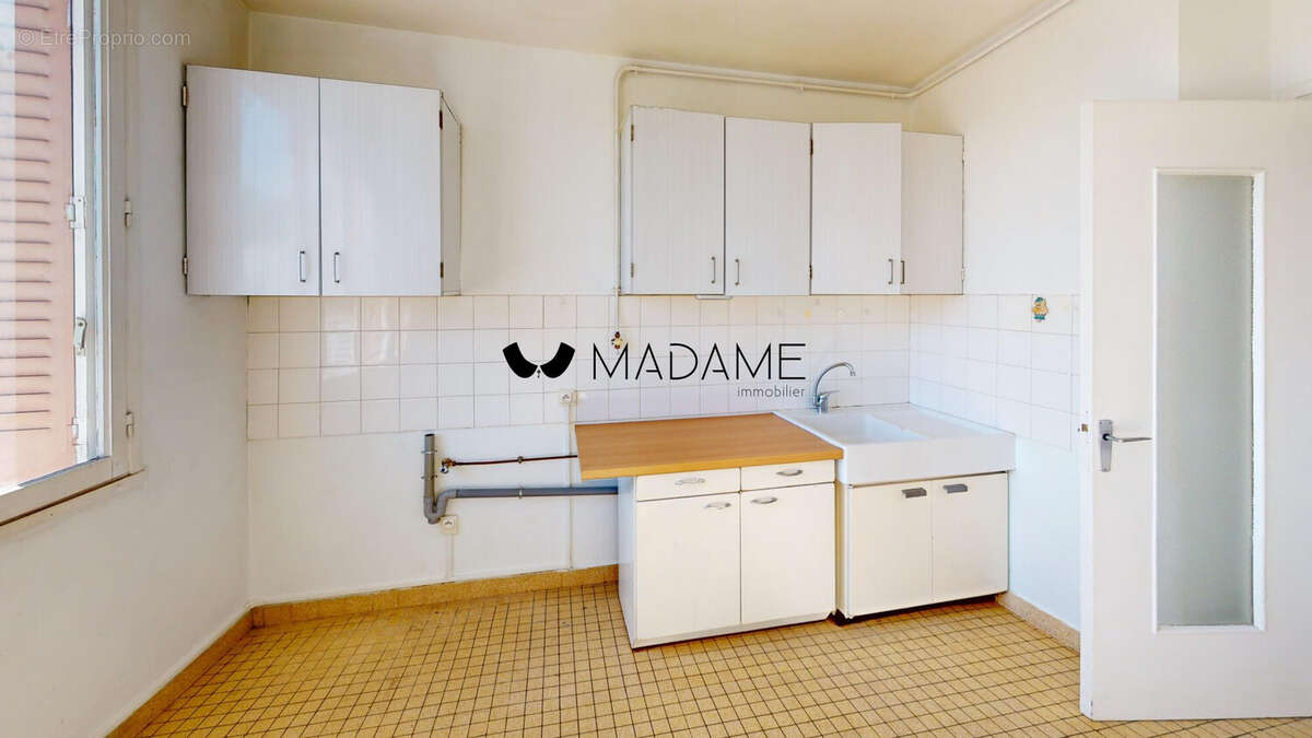 Appartement à SAINT-MARTIN-D'HERES