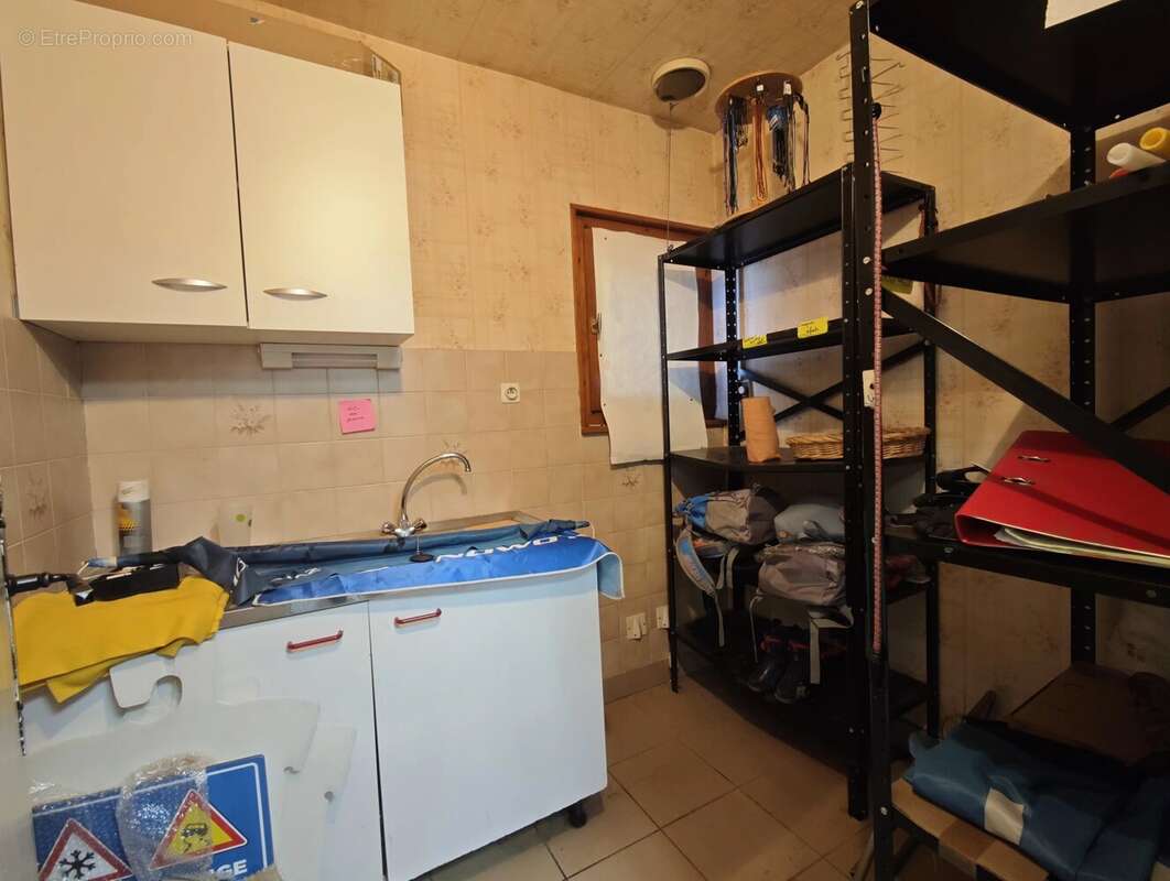 Commerce à MORILLON