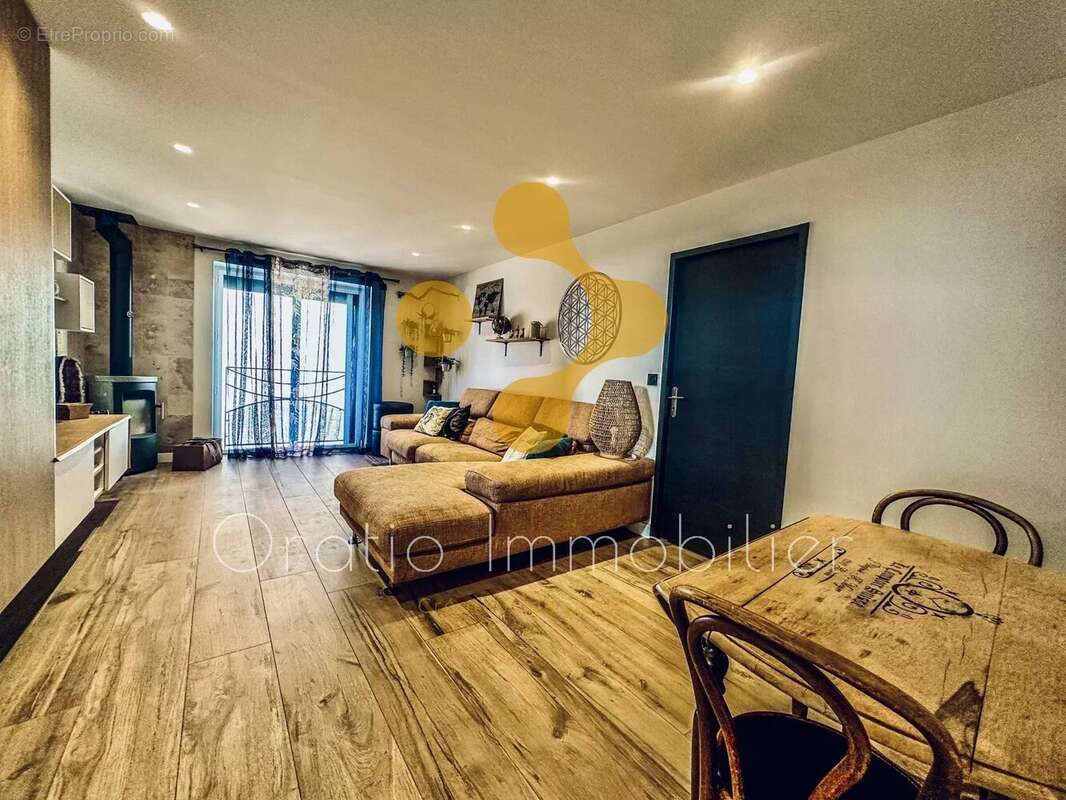 Maison à SAINT-MARTIN-EN-HAUT