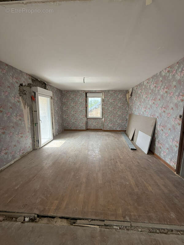 Appartement à POUILLEY-LES-VIGNES