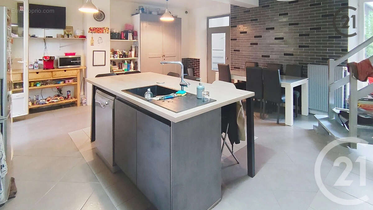 Maison à VERT-SAINT-DENIS