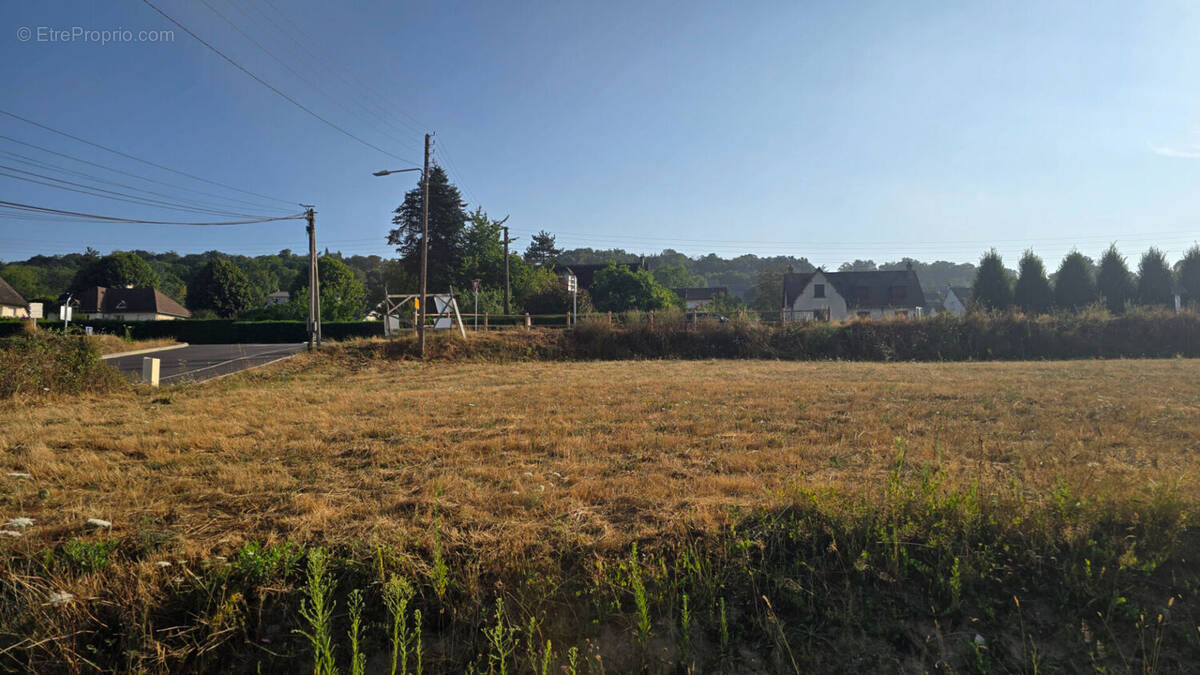Terrain à LE VAL-SAINT-PERE
