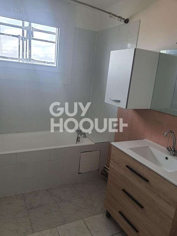 Appartement à CLICHY-SOUS-BOIS