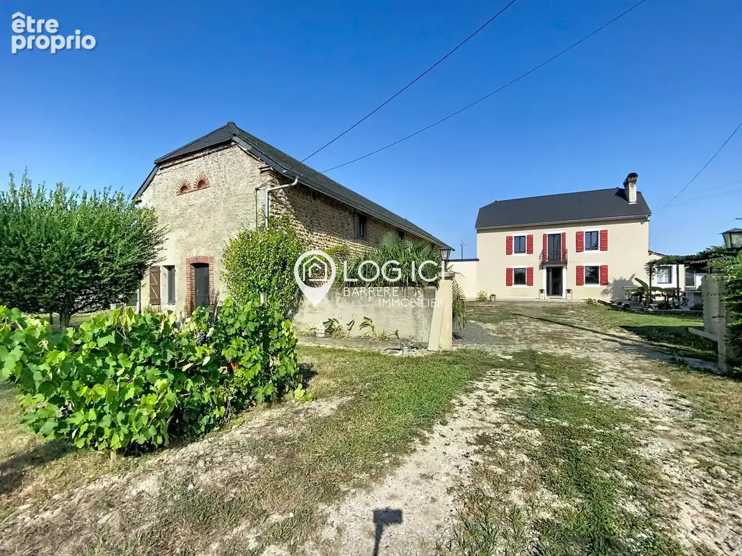 À quelques minutes de Morlaàs   Ensemble immobilier de caractère avec grange entièrement rénovée - photo 19