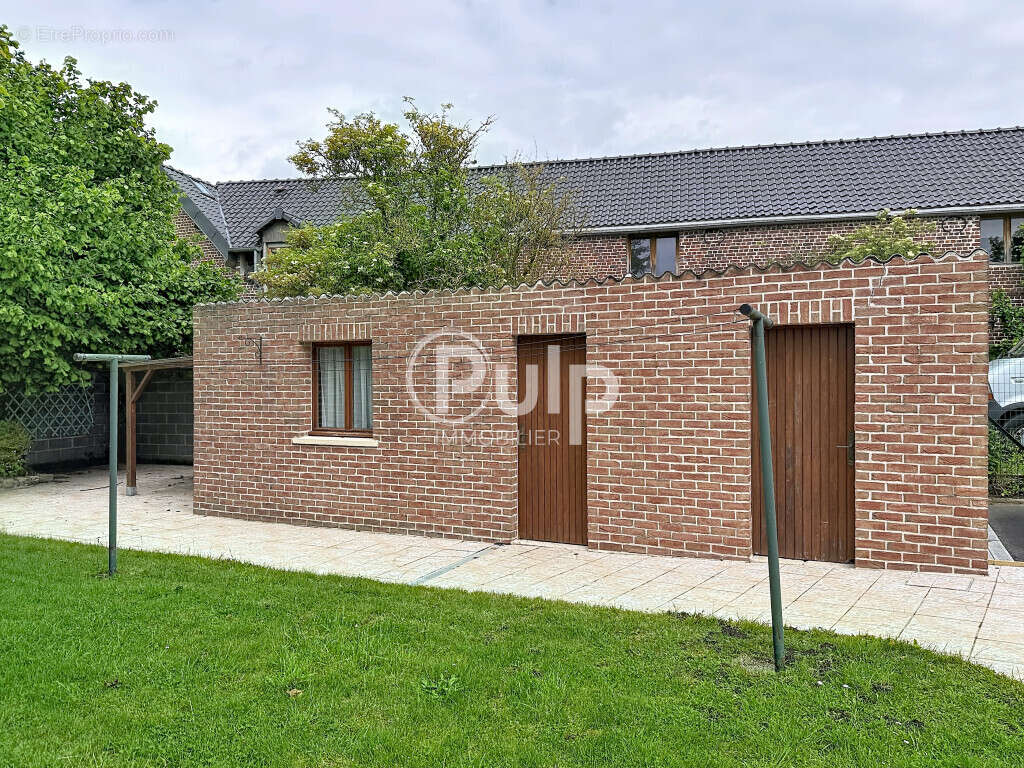 Maison à COUTICHES