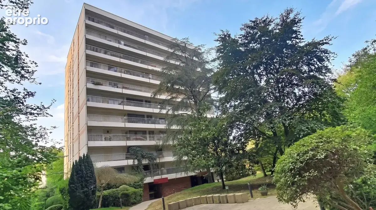 Grand studio avec balcon - parking - photo 7
