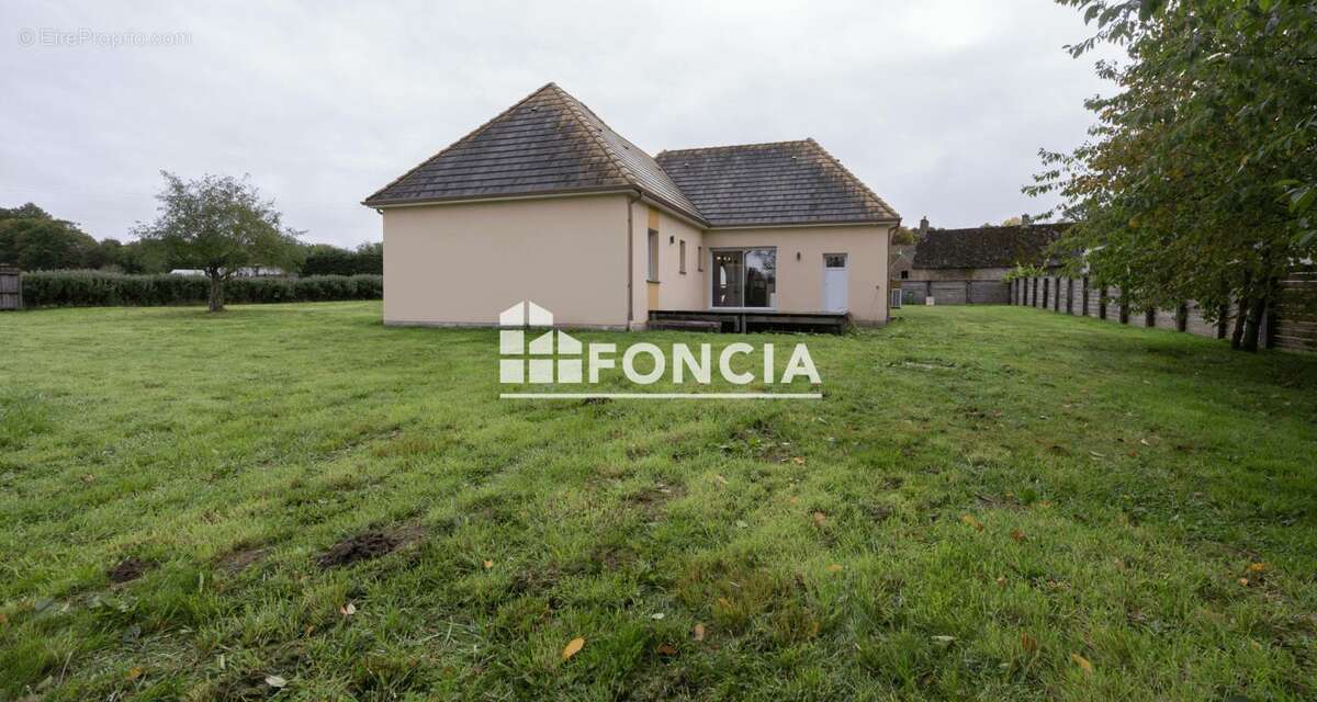 Maison à NUILLE-LE-JALAIS