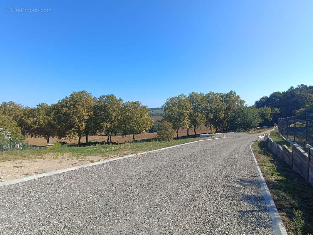 Terrain à AUREVILLE