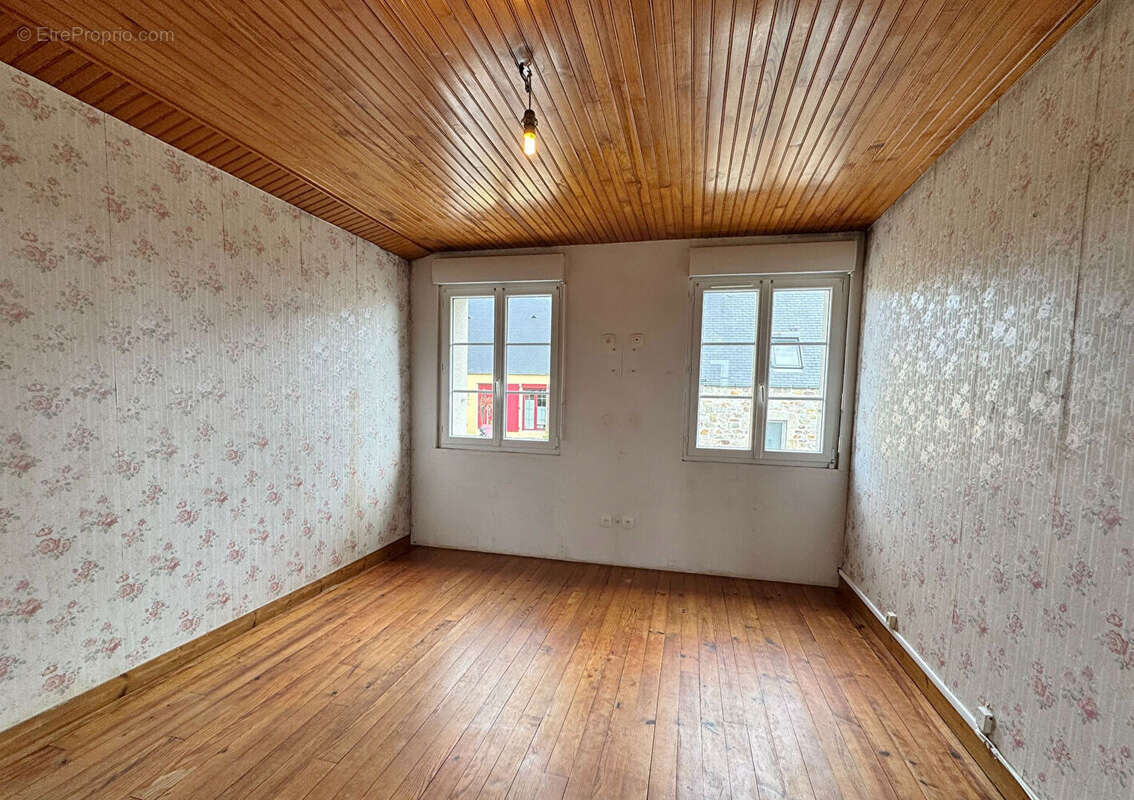 Maison à BRICQUEBEC