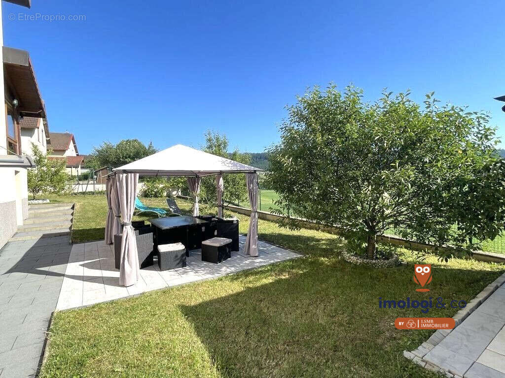 Appartement à MORTEAU