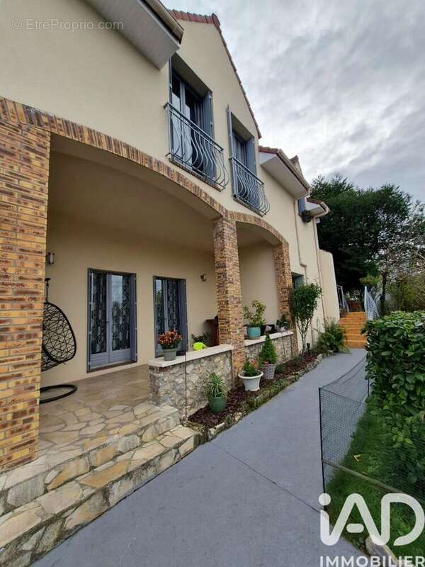 Photo 2 - Maison à LAGNY-SUR-MARNE