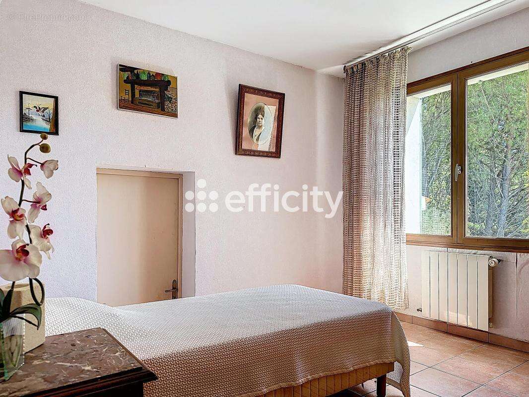 Maison 128 m² à Saint-Remy-De-Provence  - photo 9
