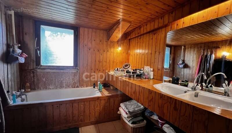 Maison à SAINT-SATURNIN-DU-BOIS