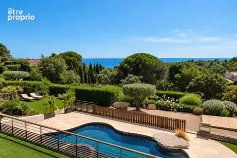 Maison 8 pièces 210 m² à vendre à La Croix-Valmer (83420) - photo 2
