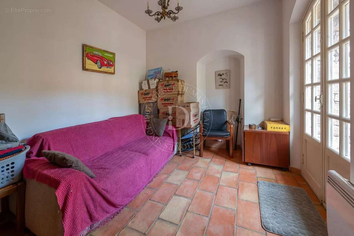 Maison à PUGET-THENIERS